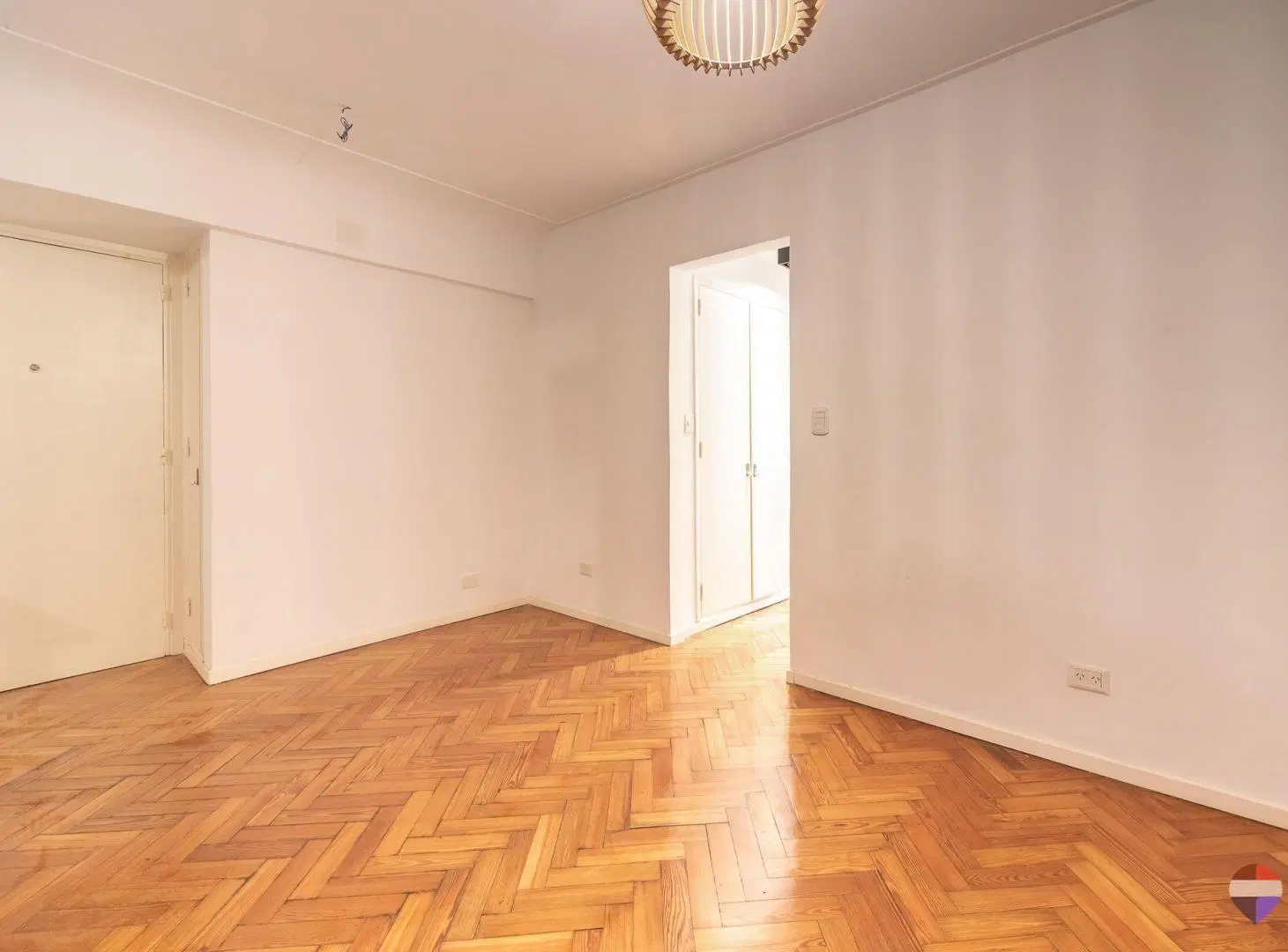 VENTA 2 AMBIENTES CON  RECOLETA CON BALCON 5