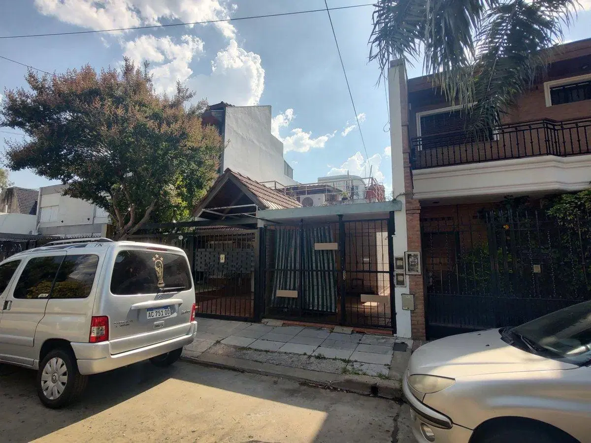 VENTA PH SIN EXPENSAS 4 DORMITORIOS COCHERA JARDIN 2