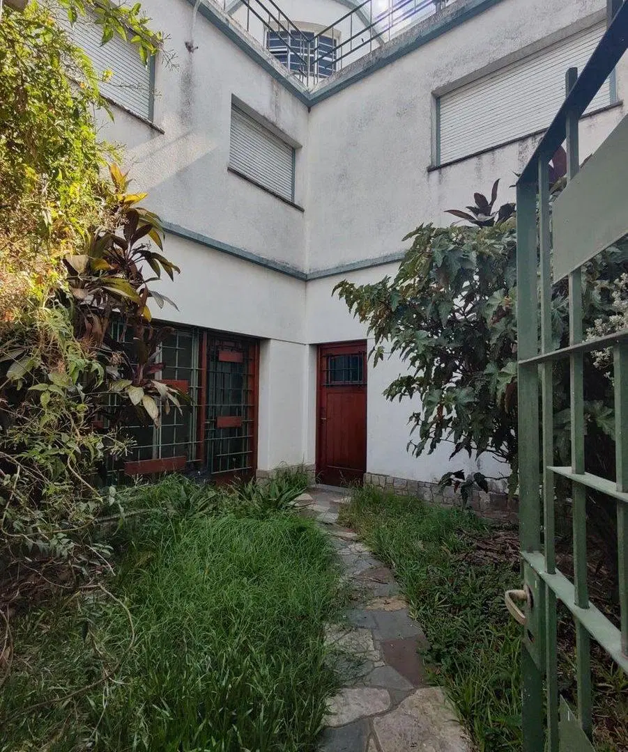 VENTA PH SIN EXPENSAS 4 DORMITORIOS COCHERA JARDIN 8