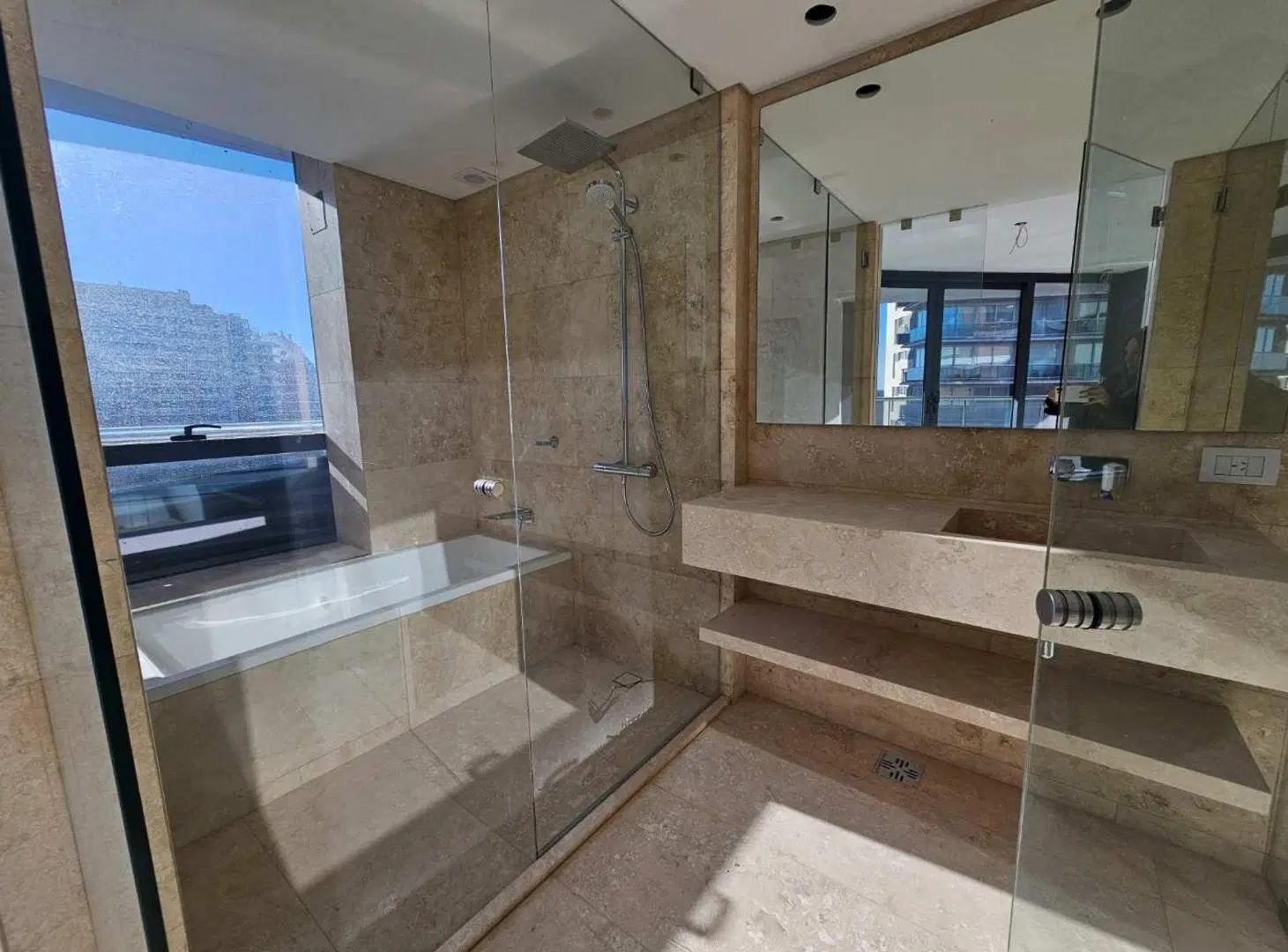 Venta 3 Dormitorios en Suite Dep 2 cocheras Selene 8