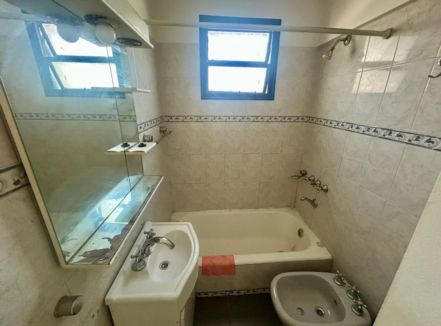 Venta de 3 amb en San Telmo en edificio torre 4
