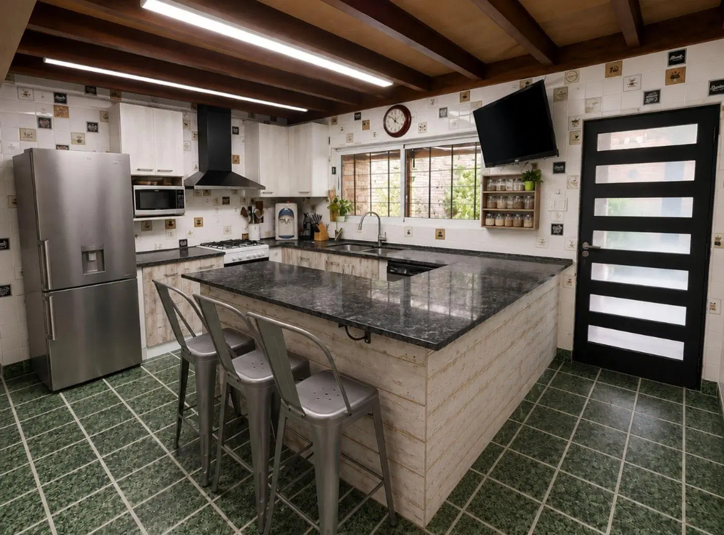 CASA 6 AMB CON PILETA Y QUINCHO EN VILLA MARTELLI 3