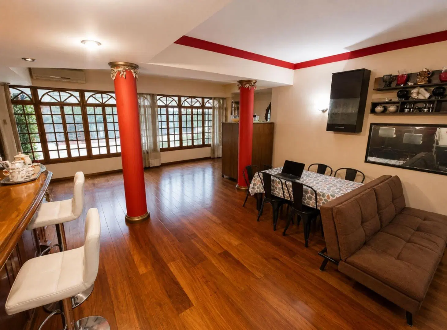 CASA 6 AMB CON PILETA Y QUINCHO EN VILLA MARTELLI 4
