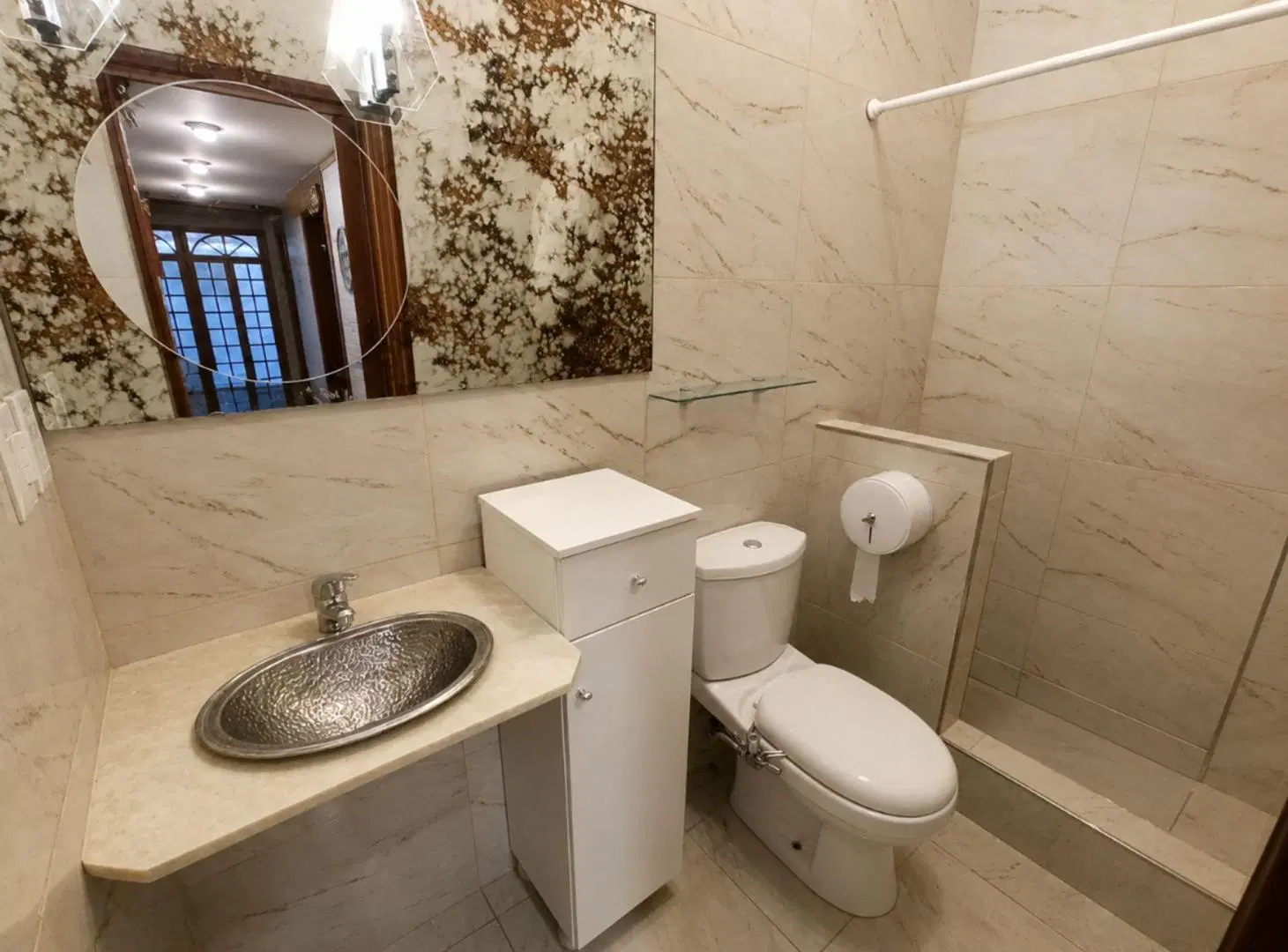 CASA 6 AMB CON PILETA Y QUINCHO EN VILLA MARTELLI 8