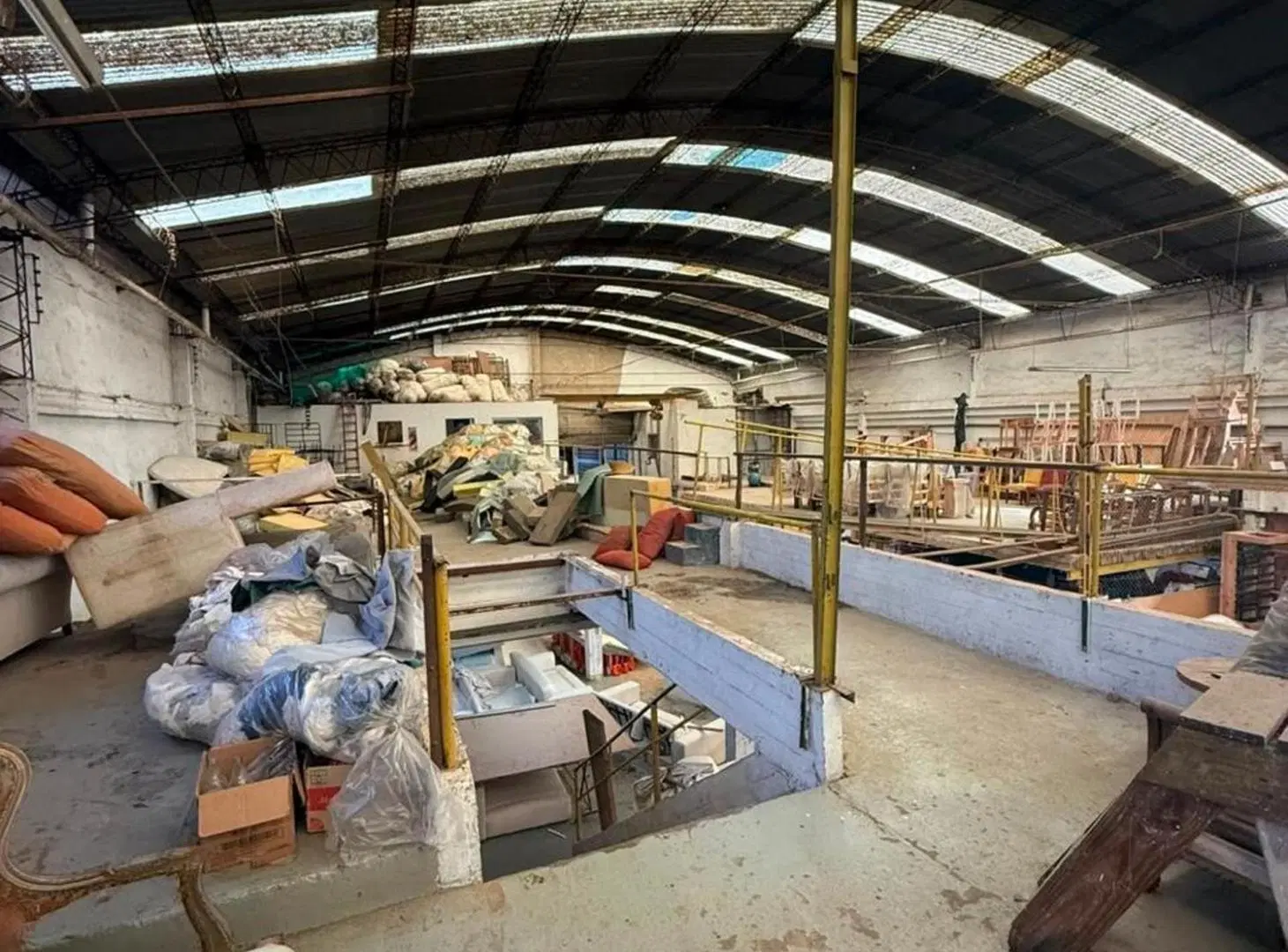 DEPOSITO INDUSTRIAL EN VENTA EN LOMA HERMOSA 8