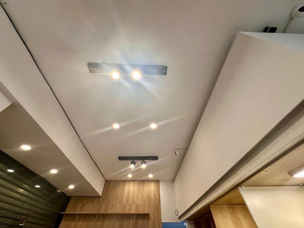 Foto de VENTA LOCAL RETIRO EXCELENTE ZONA GRAN FRENTE 50m2, imagen 4