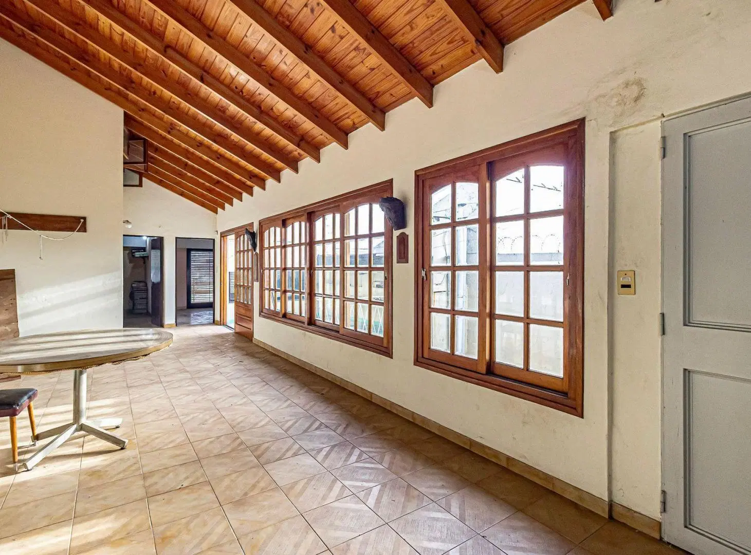 VENTA CASA 4 AMB EN LANUS CON PATIO Y COCHERA 2