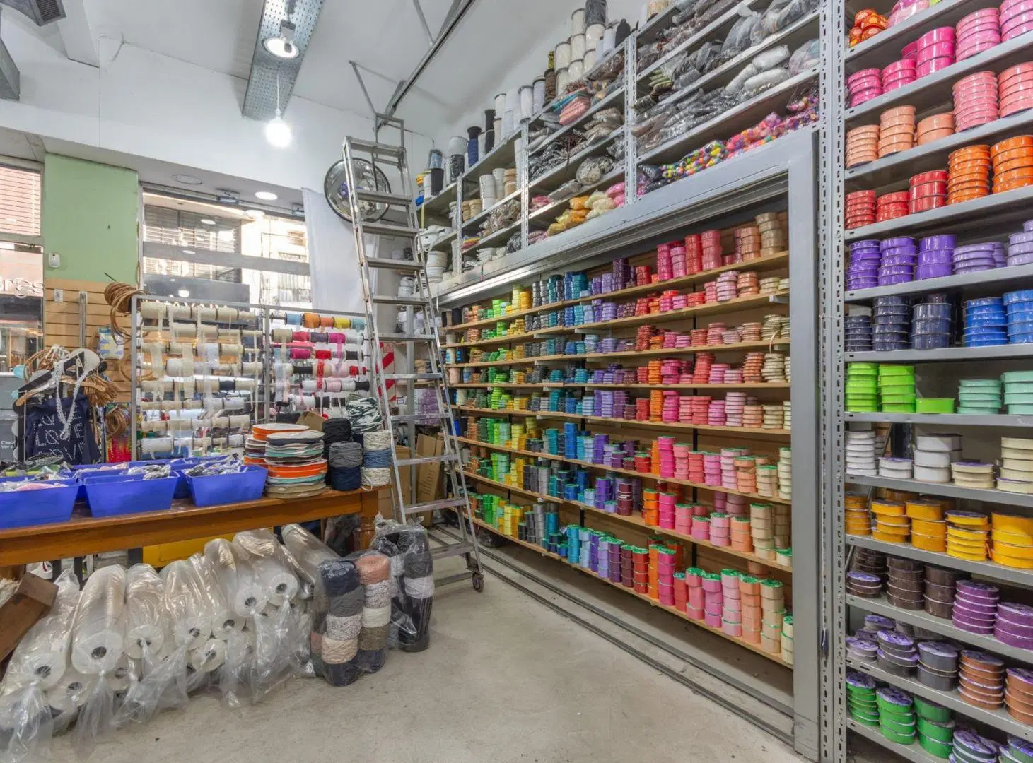 Venta Local comercial Once Doble vidriera Ubicacio 8