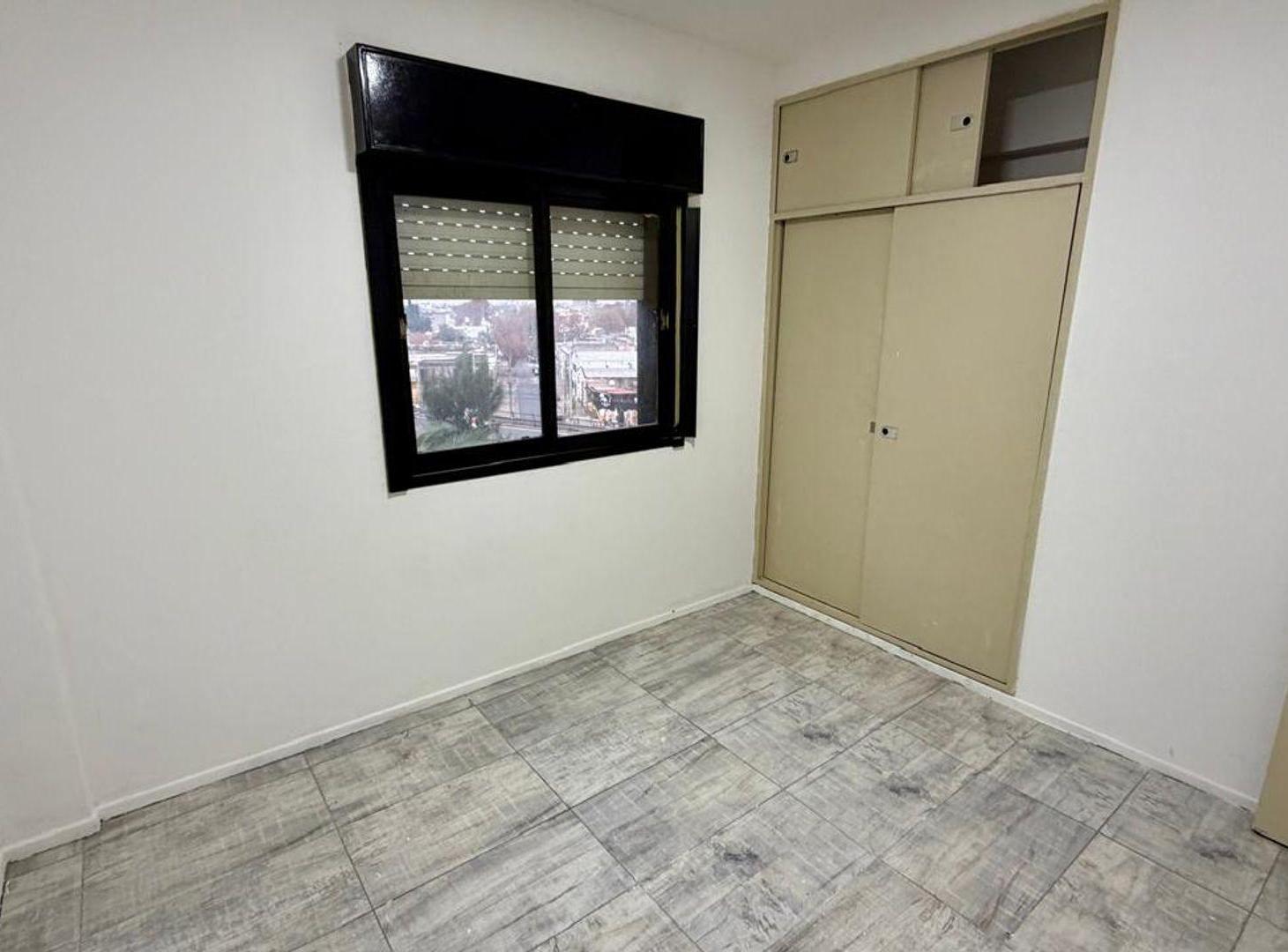 Foto de DEPARTAMENTO 3 AMB ALQUILER CIUDADELA CON COCHERA, imagen 2