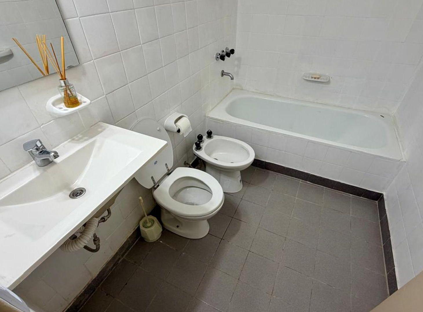 Foto de DEPARTAMENTO 3 AMB ALQUILER CIUDADELA CON COCHERA, imagen 4