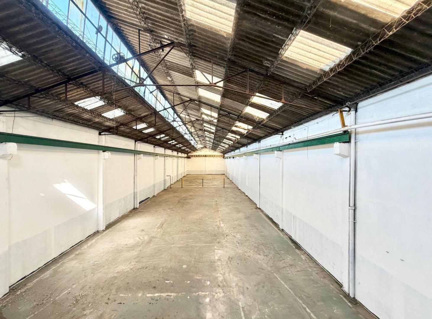 Foto de Venta GALPON 745 m2 zona estrategica Quilmes OPORT, imagen 1