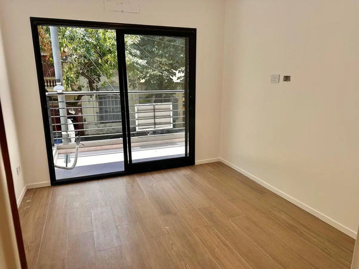 VENTA DEPARTAMENTO 2 AMB CON BALCON CHACARITA 2