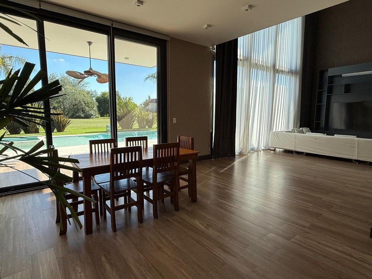 Foto de CASA 6 AMBIENTES EN ALQUILER SAINT THOMAS OESTE, imagen 3
