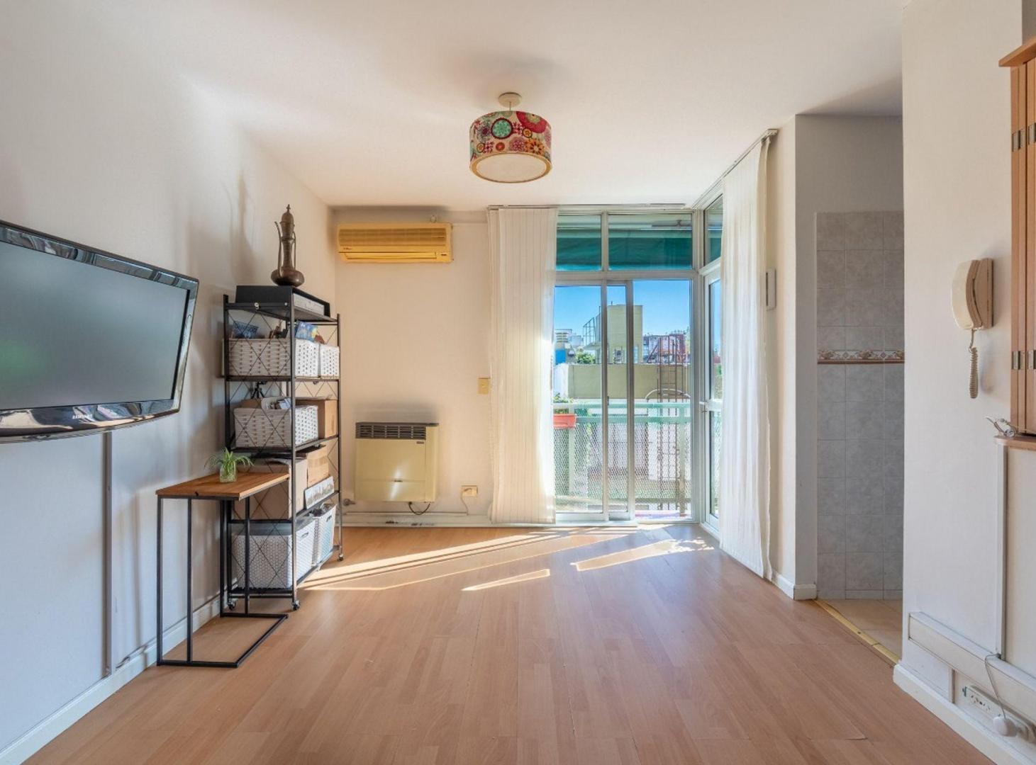 Foto de Depto venta 2 amb Coghlan Amenities, balcón y luz, imagen 2