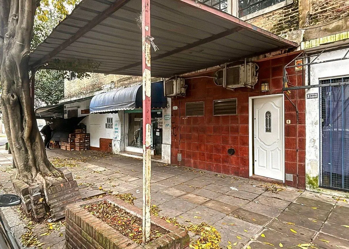 Local en Venta Coghlan 4
