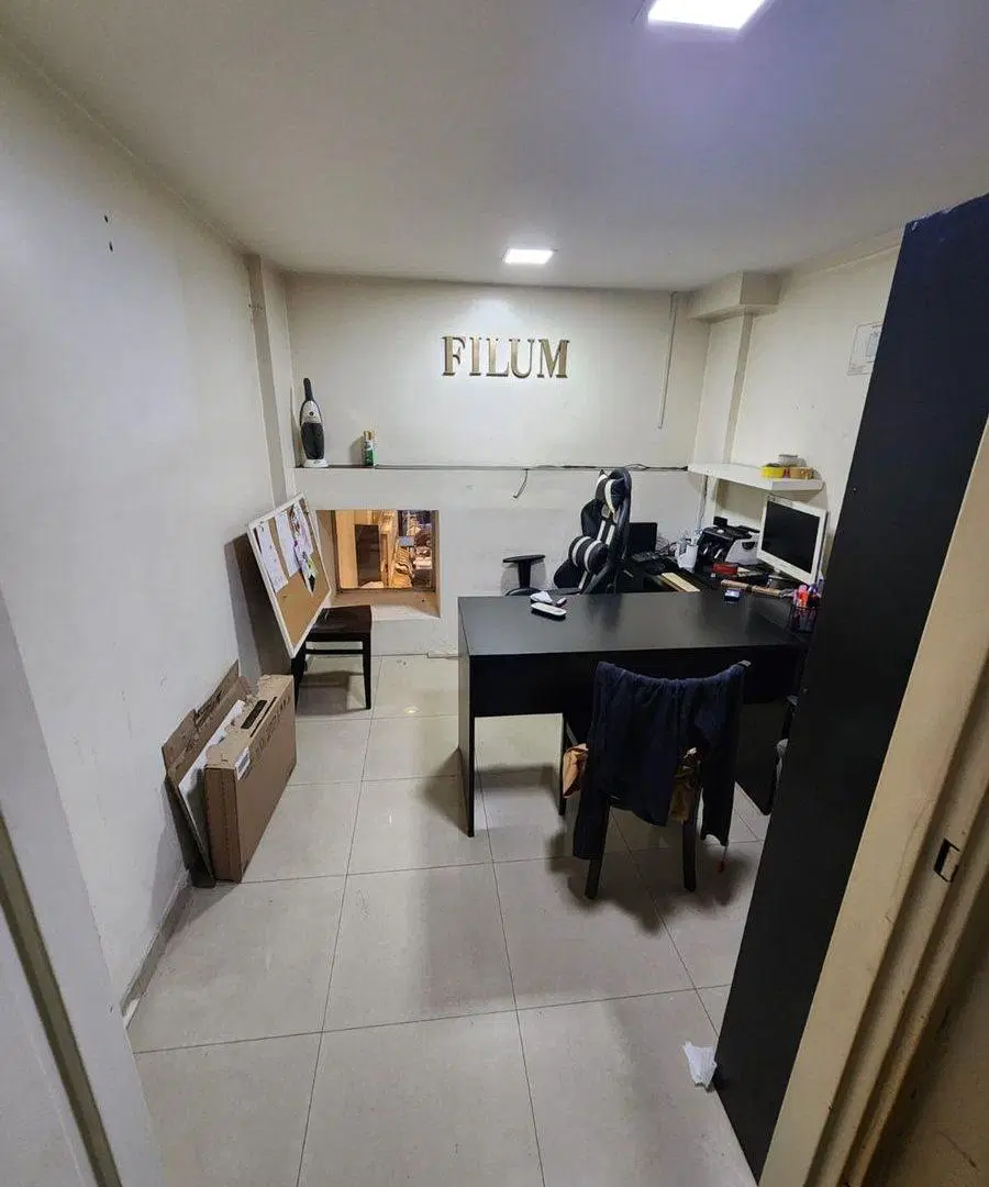 1/3 Local comercial en Flores 2.80 x 17 mts 2