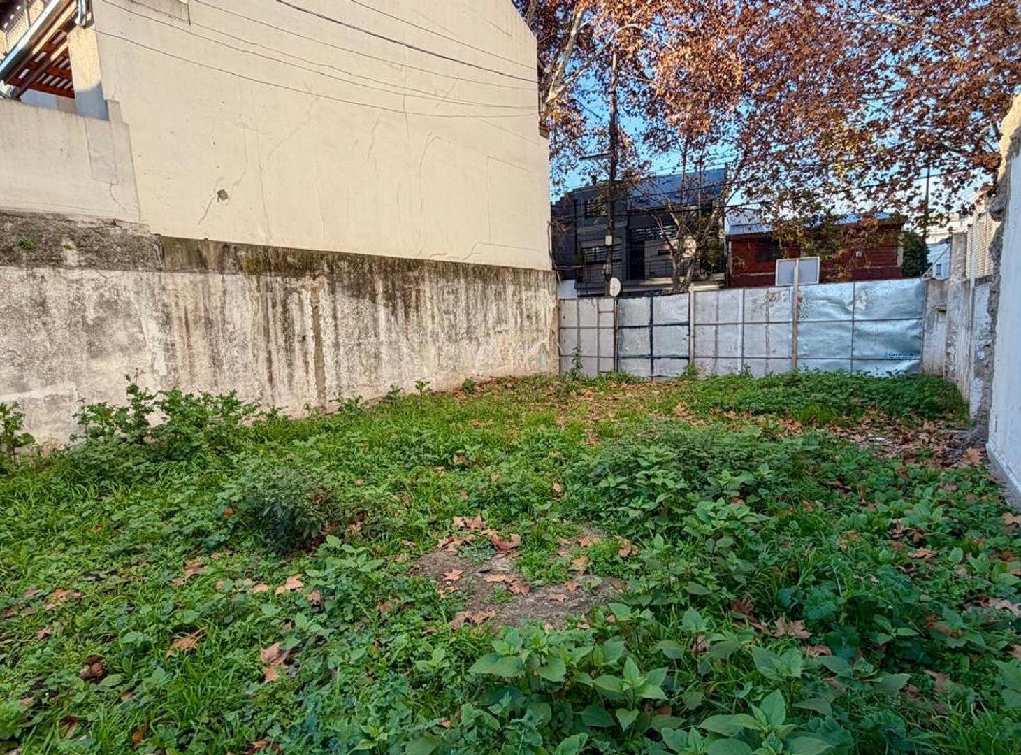 Foto de LOTE 186mts2 en VENTA MONTE CASTRO 8.66x22, imagen 3