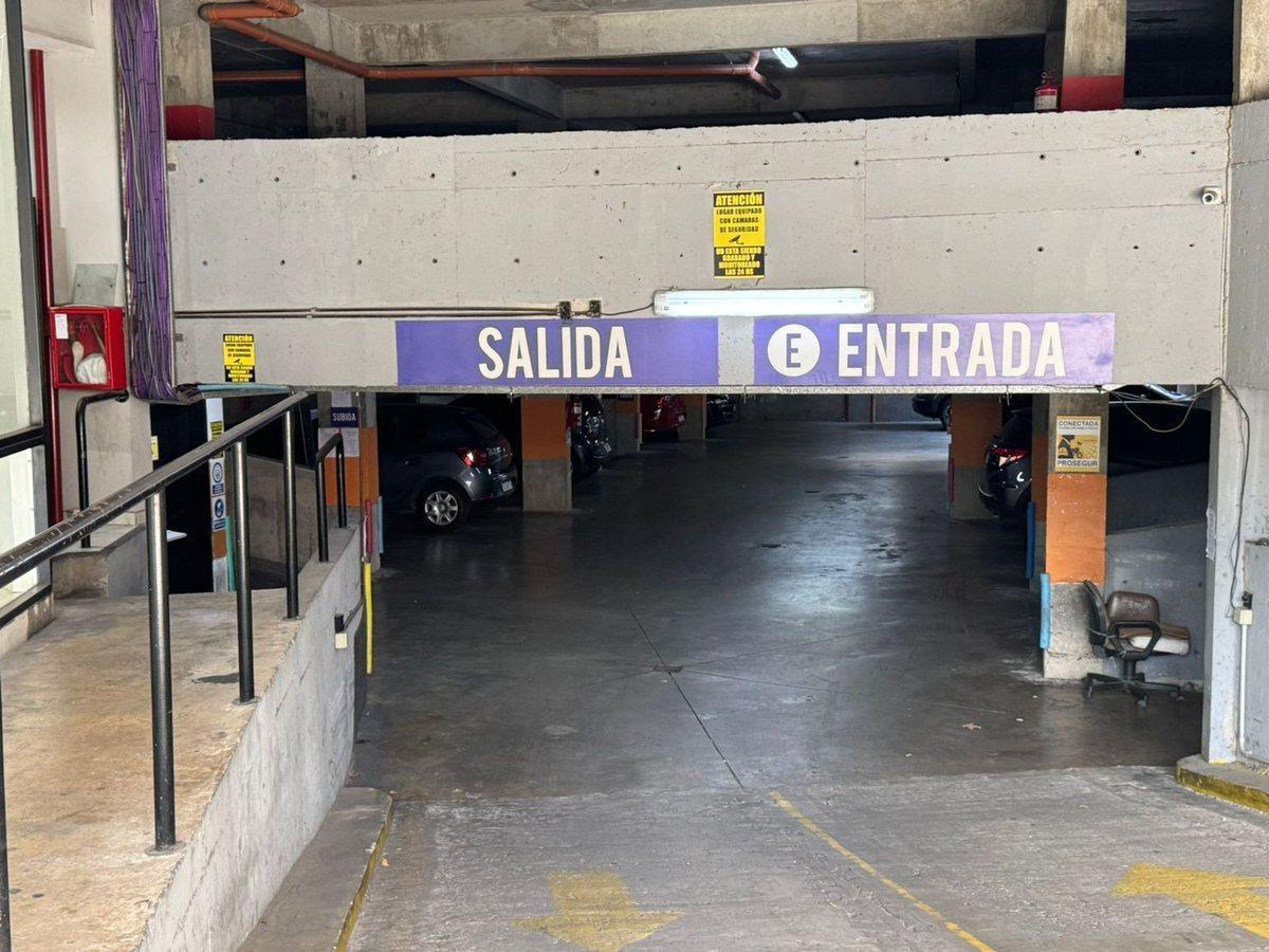 Foto de Venta cochera cubierta fija en Almagro, imagen 1