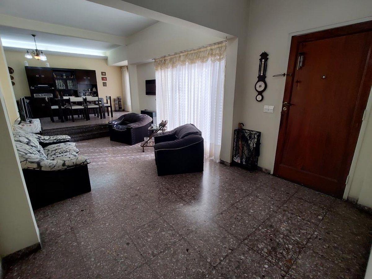 Foto de VENTA CASA 5 AMBIENTES QUINCHO COCHERA 2 AUTOS, imagen 3