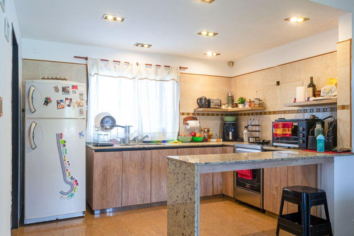 Foto de CASA 6 AMBIENTES VENTA EN SAN VICENTE CON PILETA, imagen 4