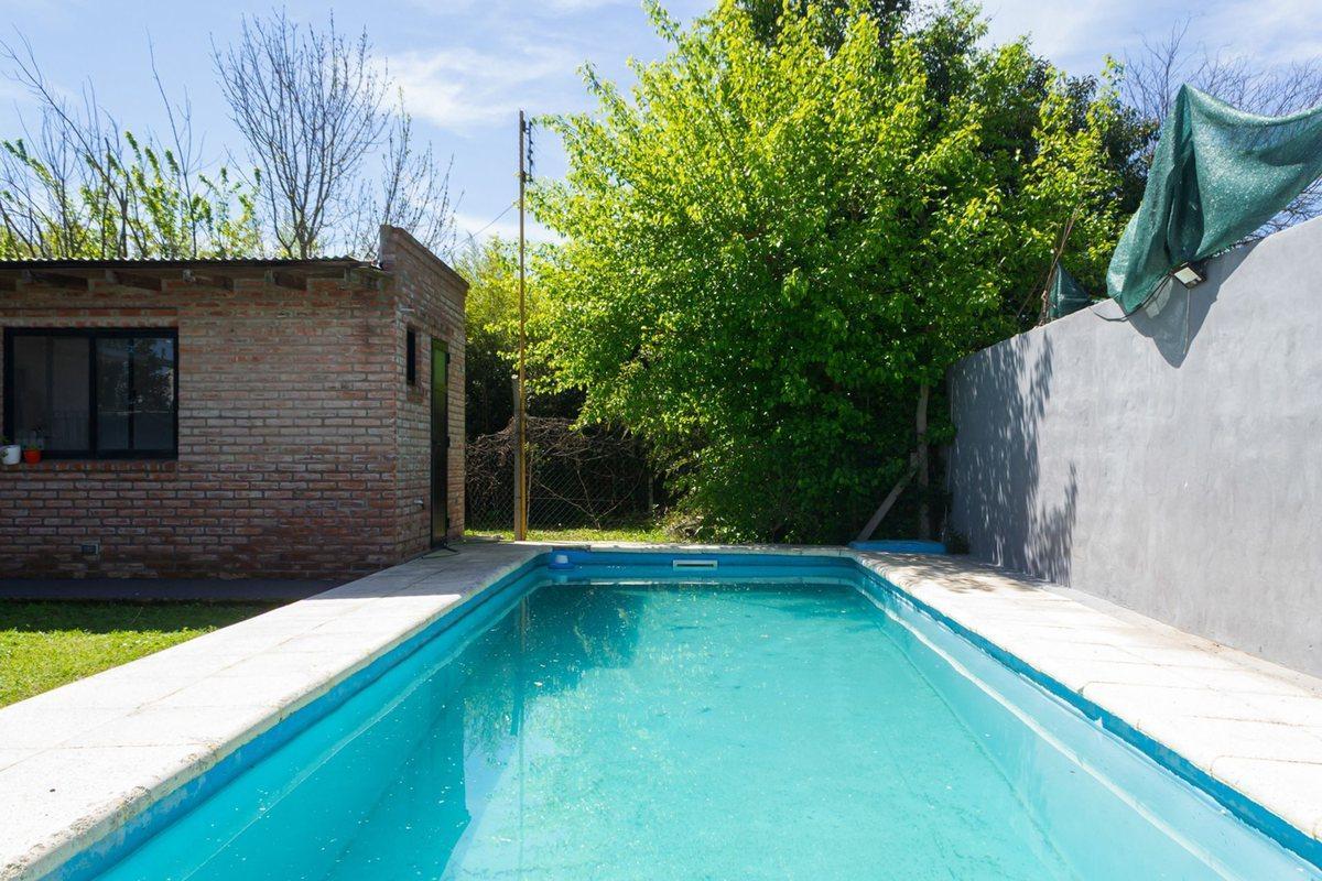Foto de CASA 6 AMBIENTES VENTA EN SAN VICENTE CON PILETA, imagen 2