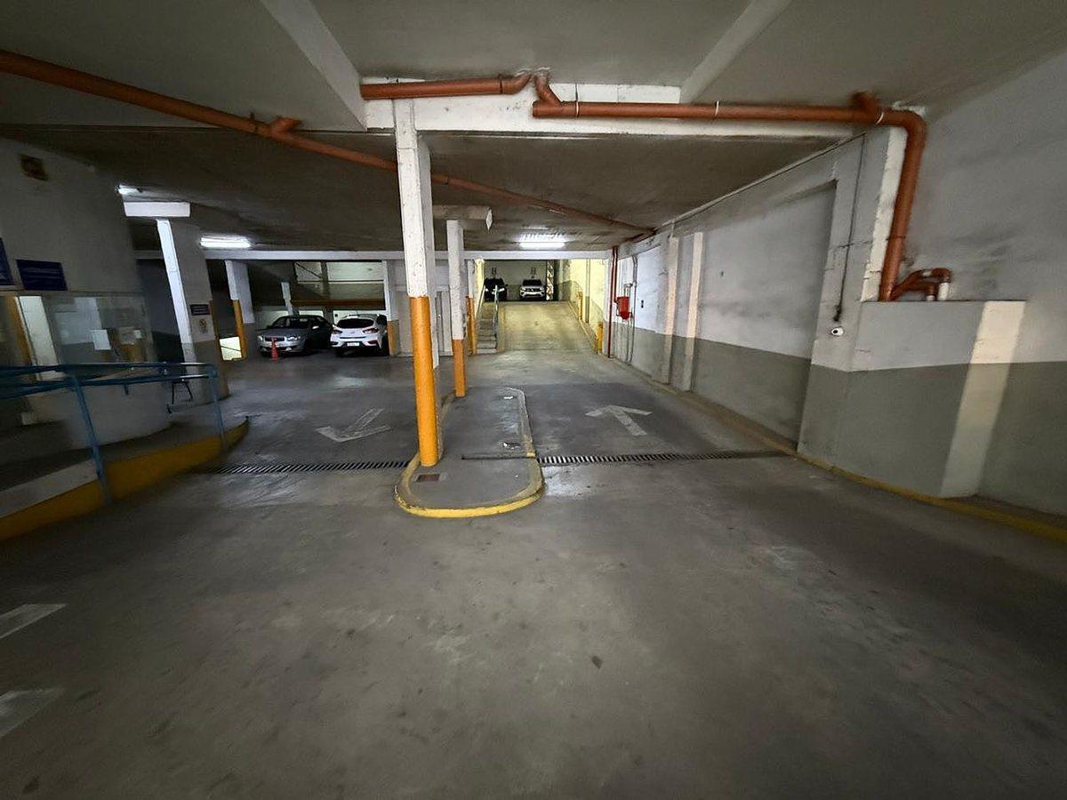 Foto de VENTA COCHERA BARTOLOME MITRE 1200 CON RENTA, imagen 1
