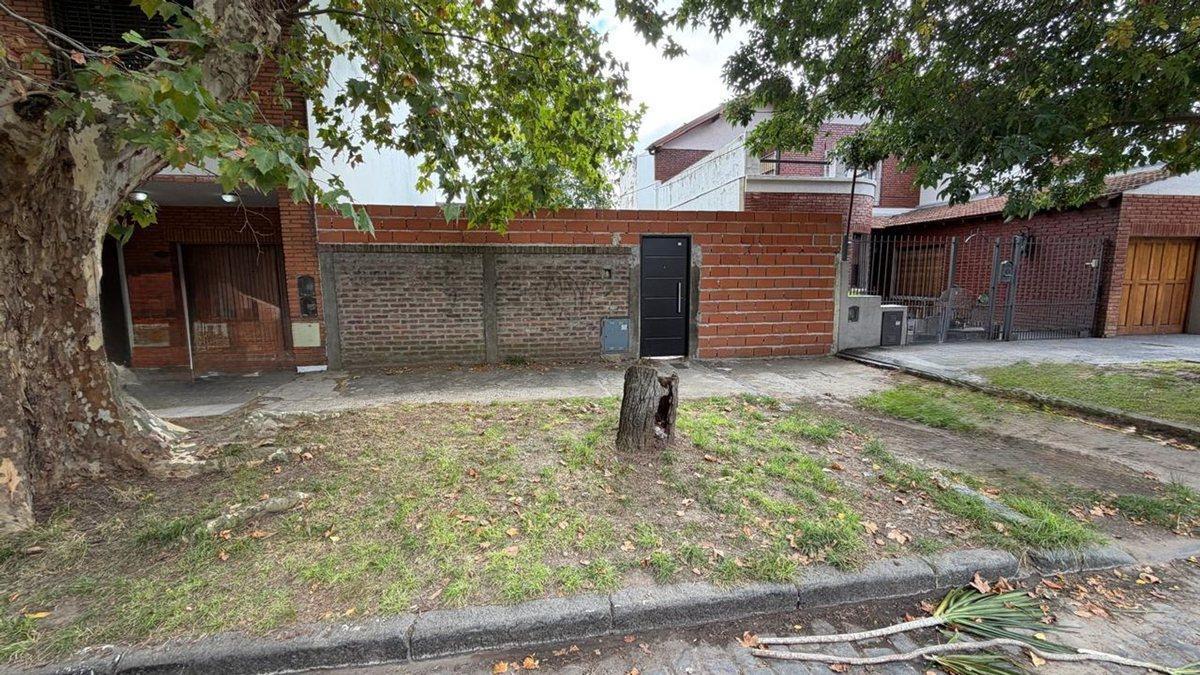 Foto de LOTE EN VENTA 338 MTS2 ZONA CENTRO BANFIELD, imagen 2