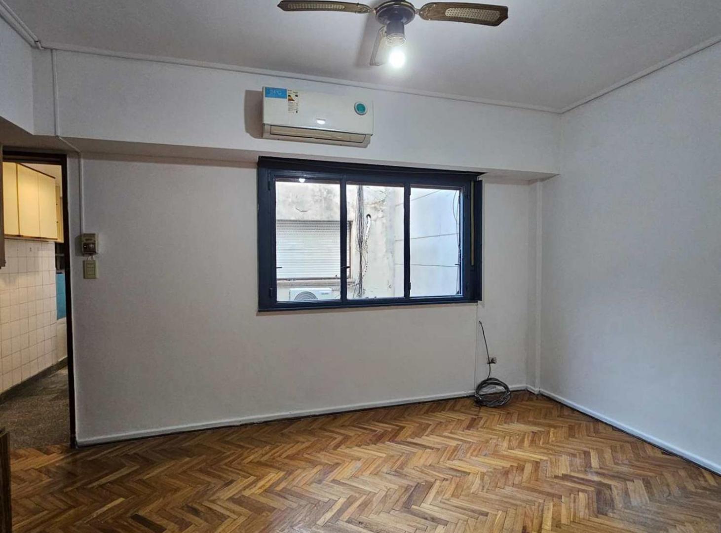 Foto de Departamento 2 ambientes en venta en Balvanera, imagen 1