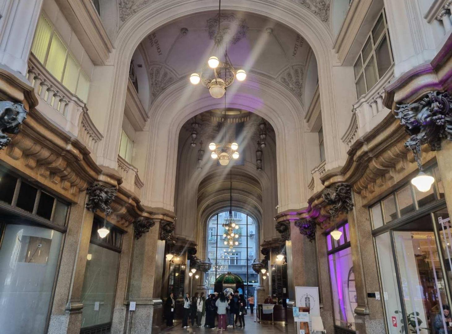 Foto de OFICINA EN VENTA PALACIO BAROLO CON BALCON FRENTE, imagen 3