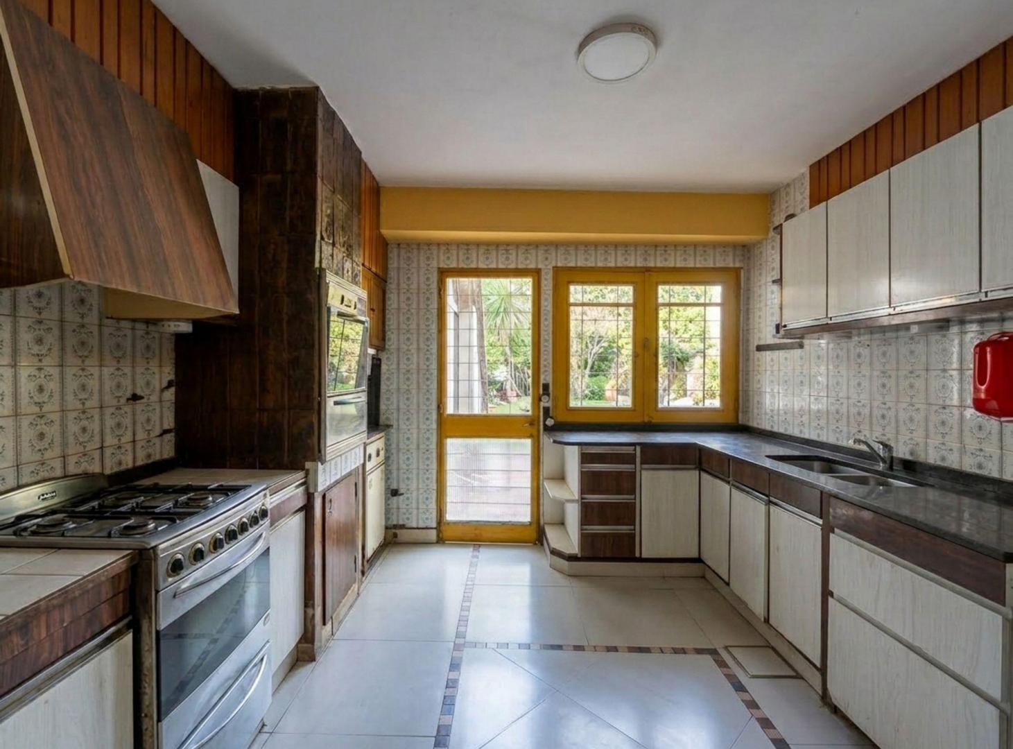 Foto de CASA 5 AMBIENTES VENTA BOEDO CON JARDIN Y PILETA, imagen 5