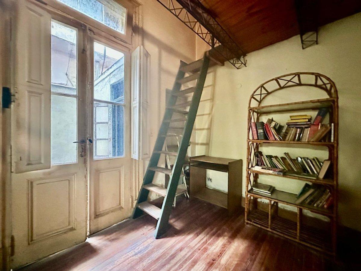 Foto de VENTA PH 4 AMBIENTES SAN CRISTOBAL OPORTU A RENOV, imagen 1