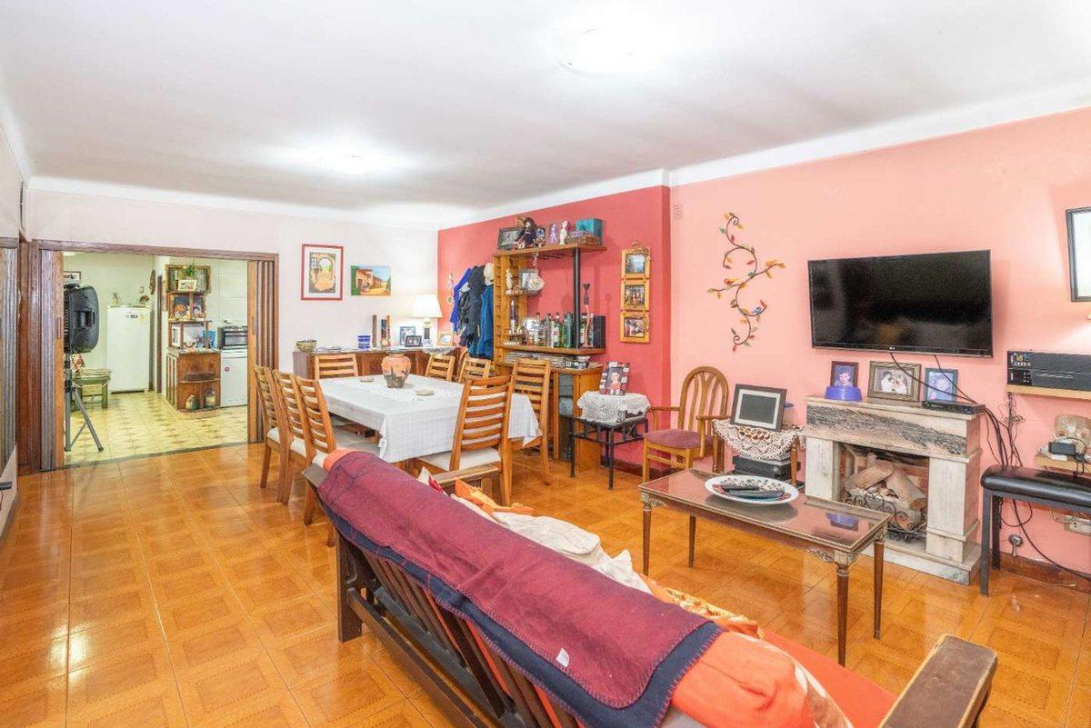 Foto de VENTA CASA DE 5 AMB TERRAZA Y COCHERA VILLA LURO, imagen 3