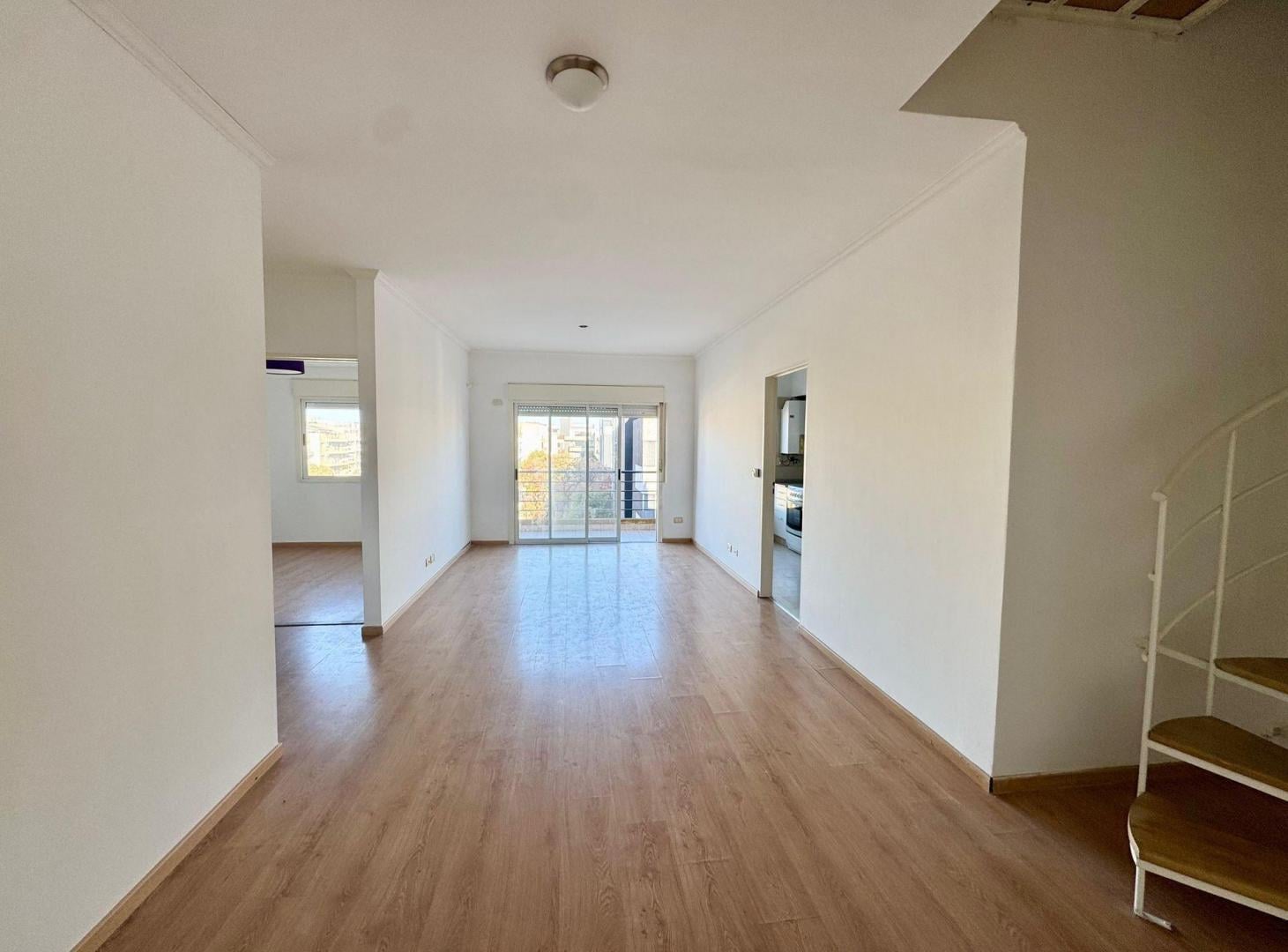 Foto de VENTA DUPLEX 4 AMBIENTES COCHERA LA LUCILA, imagen 4