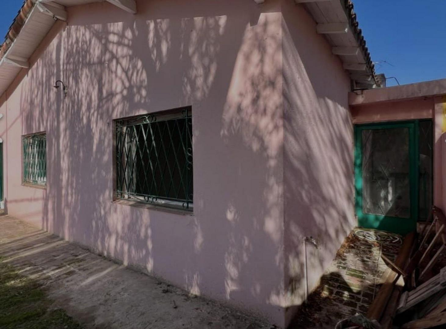 Foto de VENTA DOS CASAS SOBRE LOTE EN INGENIERO MASCHWITZ, imagen 2