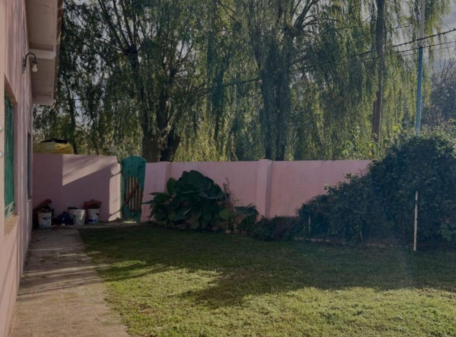 Foto de VENTA DOS CASAS SOBRE LOTE EN INGENIERO MASCHWITZ, imagen 4
