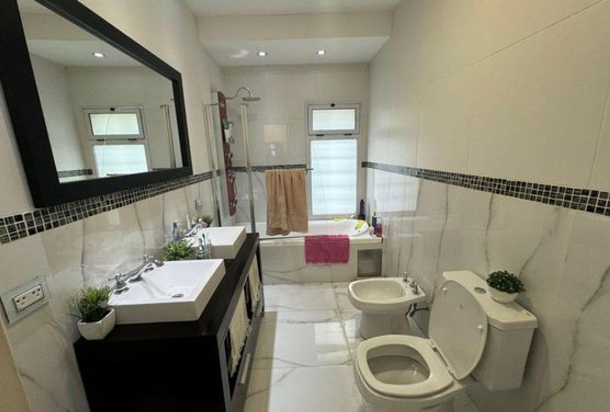 Foto de CASA 4 AMBIENTES VENTA BELLA VISTA CON PILETA, imagen 3