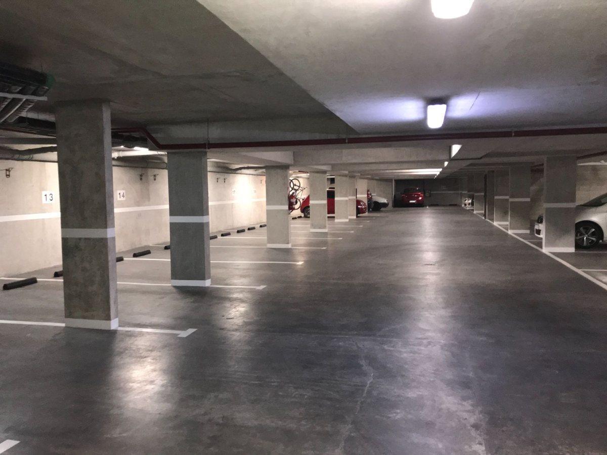 Foto de VENTA COCHERA FIJA EN BELGRANO R ACCESO POR RAMPA, imagen 1