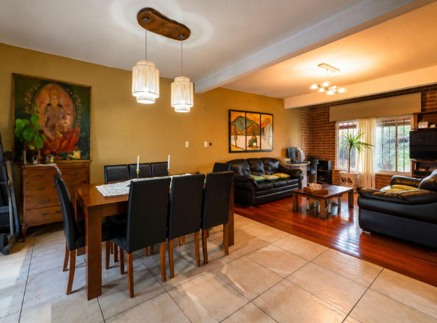 Foto de VENTA CASA 4 AMB CON PILETA Y QUINCHO EL TALAR, imagen 4