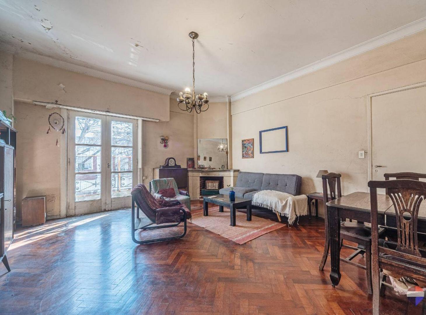 Foto de VENTA PH 4 AMB TERRAZA A REFACCIONAR VILLA URQUIZA, imagen 1
