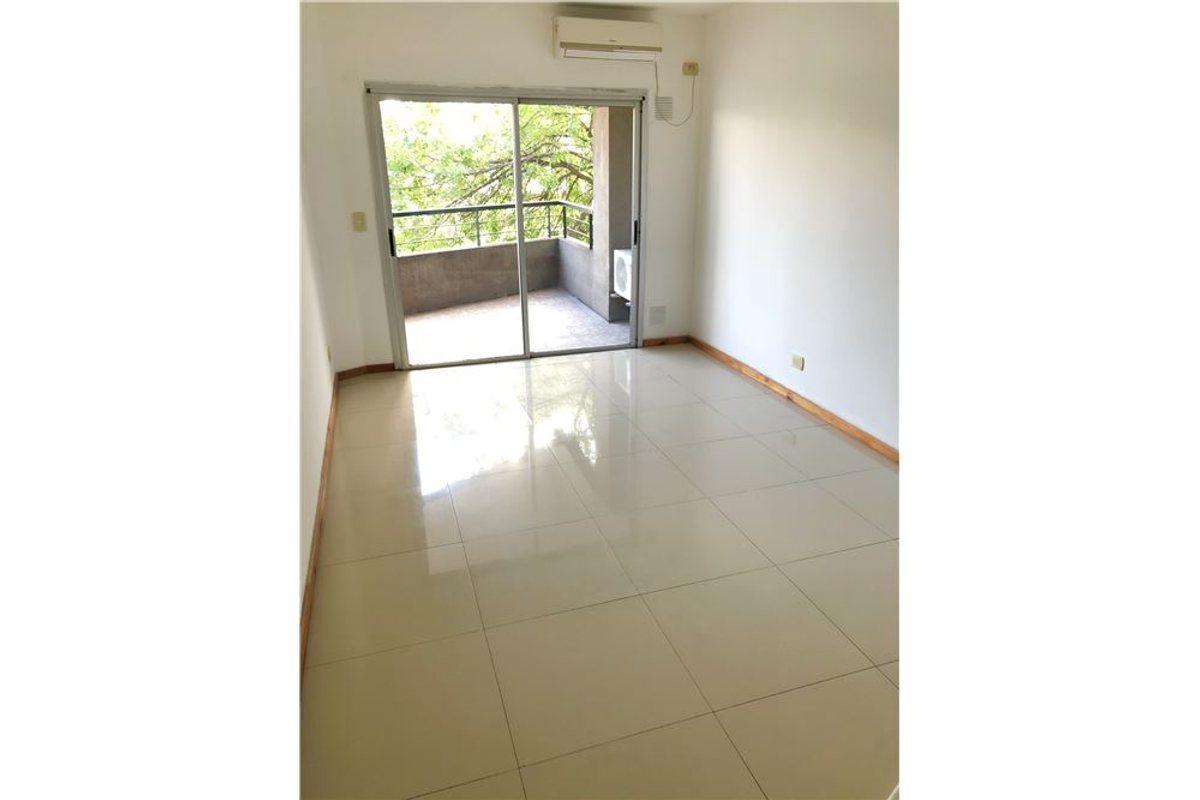 Foto de VENTA OFICINA AL FRENTE BALCON VILLA DEL PARQUE, imagen 2