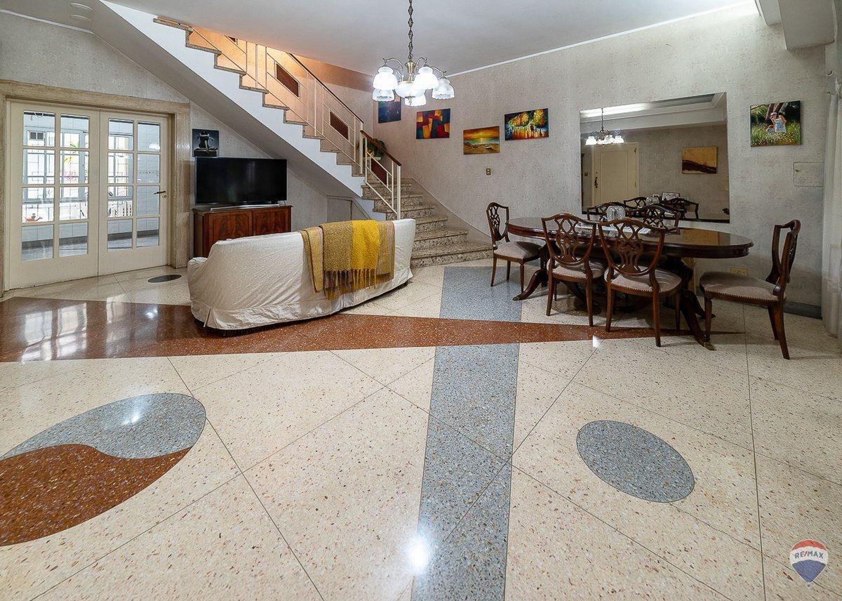 Foto de Venta casa 5 amb con quincho y pileta Mataderos, imagen 1