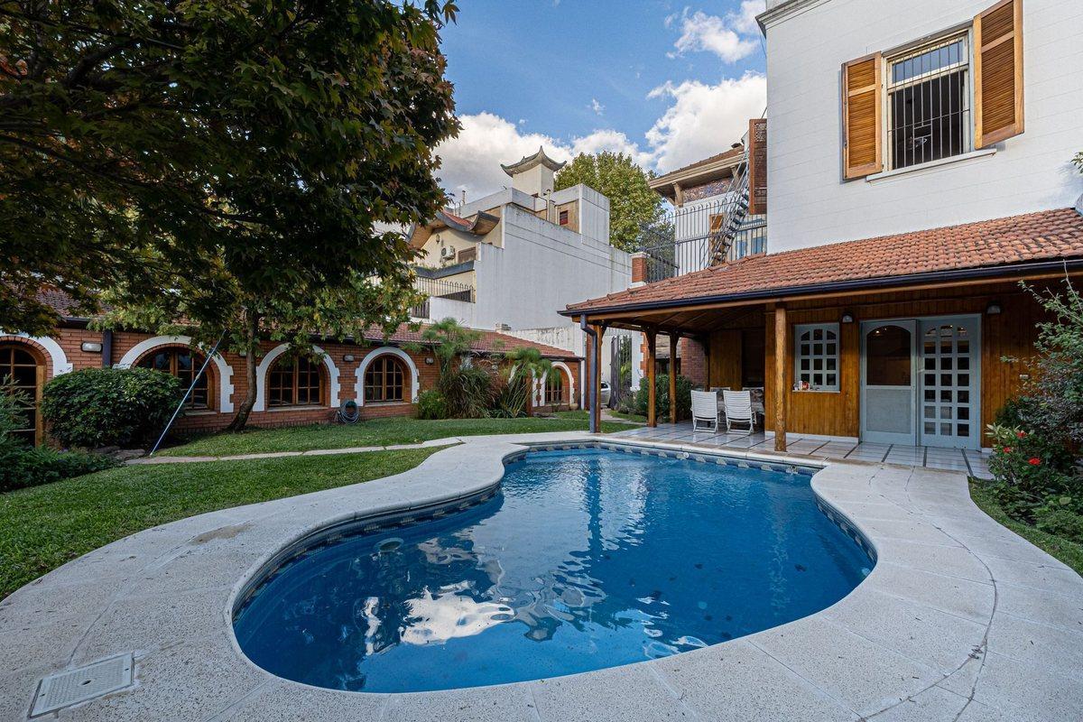 Foto de VENTA CASA EN DEVOTO CON PISCINA GARAGE Y QUINCHO, imagen 4