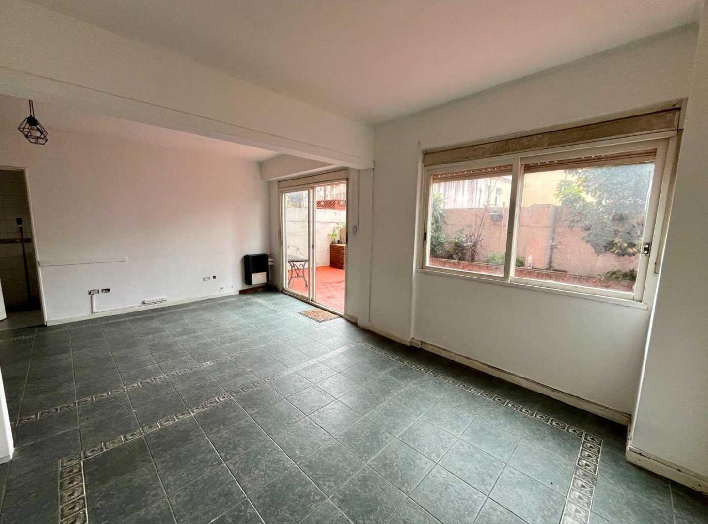 Foto de Venta 4 ambientes duplex con patio, Balvanera, imagen 3