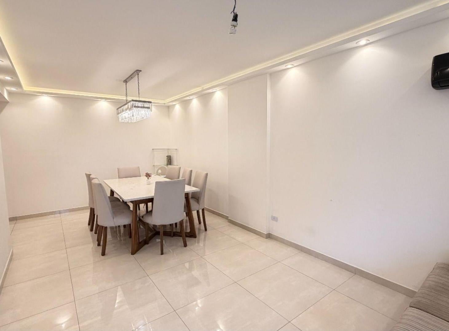 Foto de VENTA DEPARTAMENTO 4 AMB FLORES COCHERA BAULERA, imagen 1