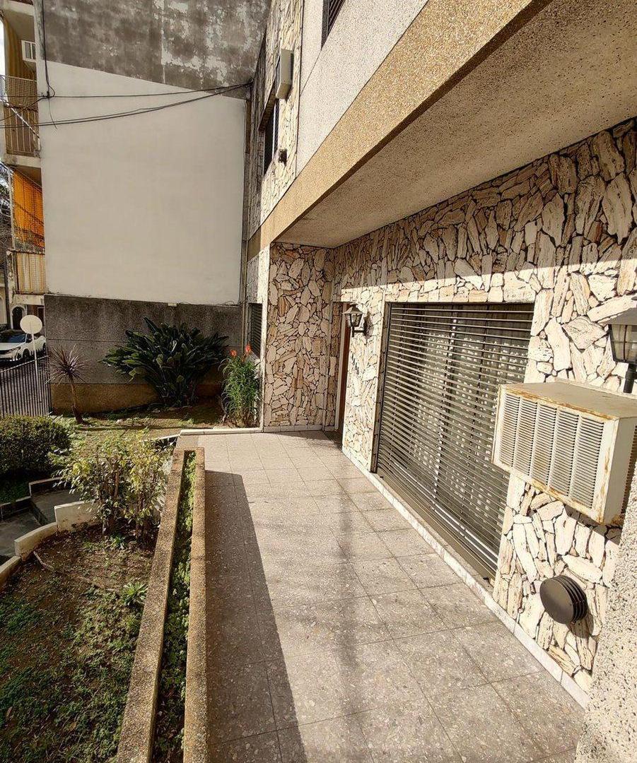 Foto de VENTA CASA 5 AMBIENTES QUINCHO COCHERA 2 AUTOS, imagen 5
