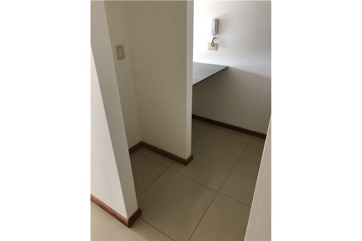 Foto de VENTA MONOAMBIENTE FRENTE BALCON VILLA DEL PARQUE, imagen 5