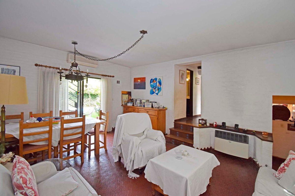 Foto de Casa 5 Amb en Venta Florida B Roca con pileta, imagen 5