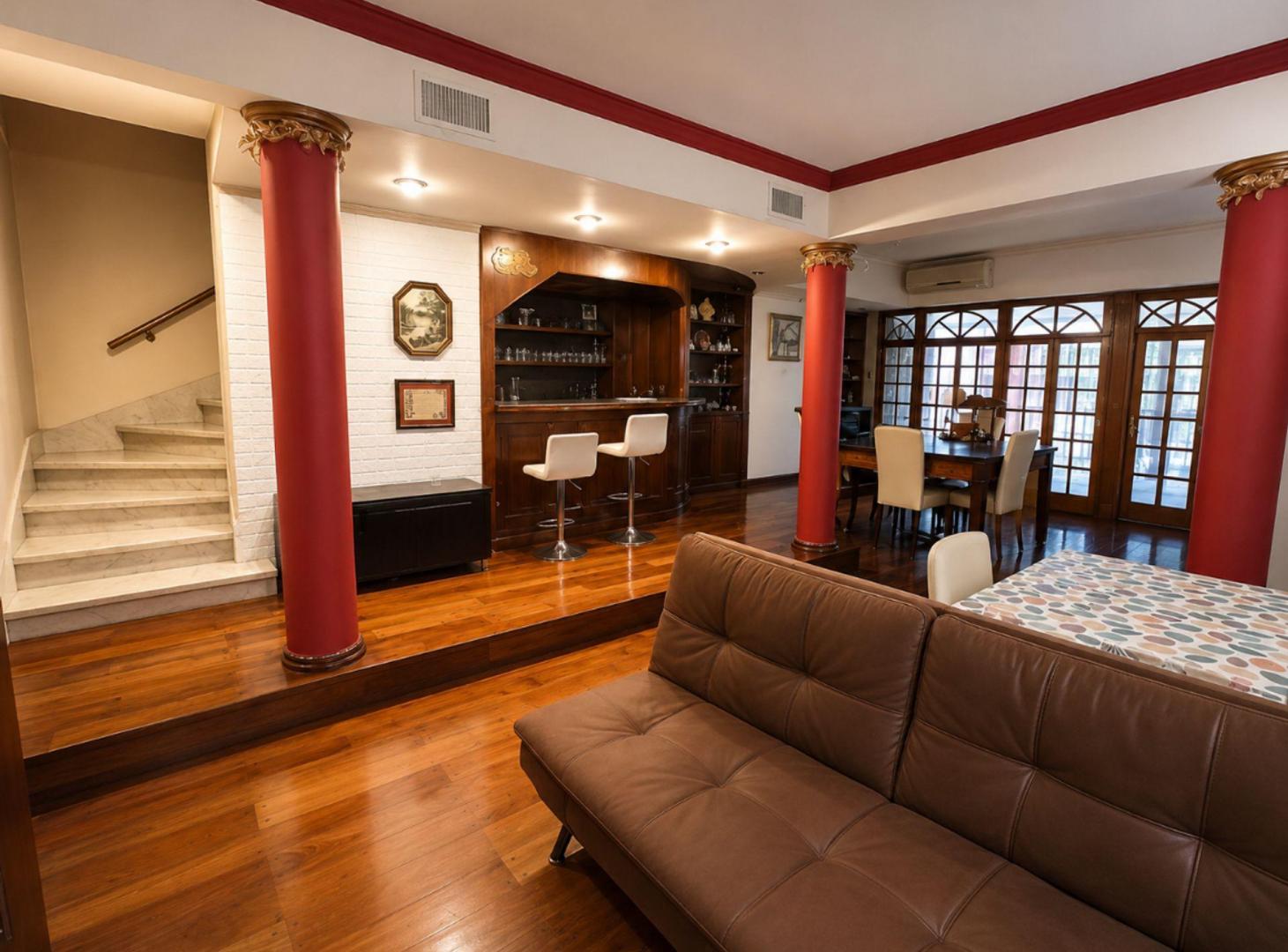 Foto de CASA 6 AMB CON PILETA Y QUINCHO EN VILLA MARTELLI, imagen 5