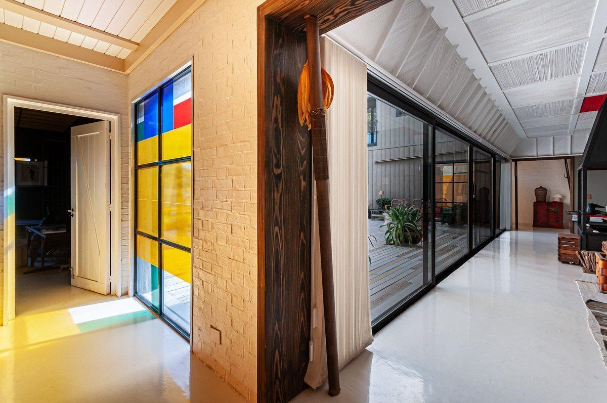 Foto de VENTA CASA DE DISEÑO EN PILARÁ FRENTE A LAGUNA, imagen 2