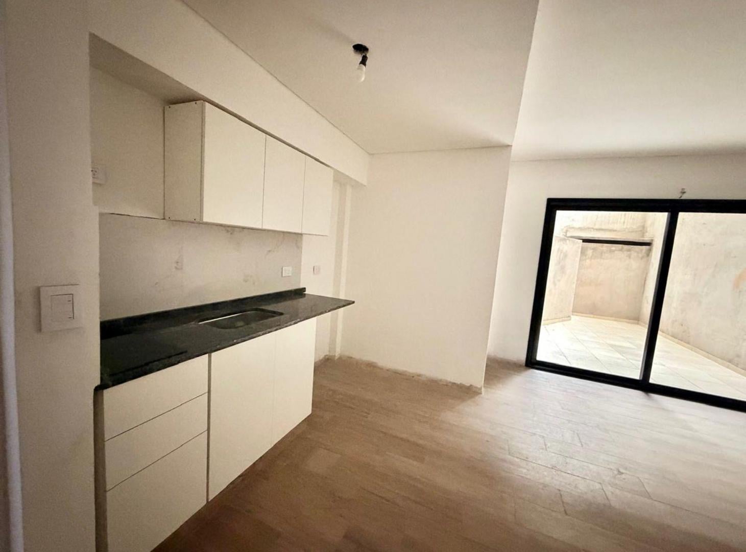 Foto de MONOAMBIENTE VENTA BOEDO CON PATIO TIPO TERRAZA, imagen 1